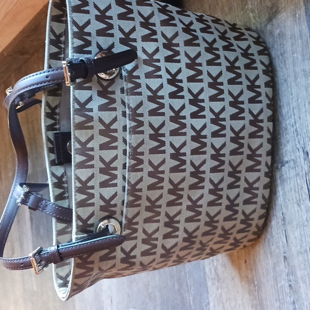 MICHAEL KORS bag